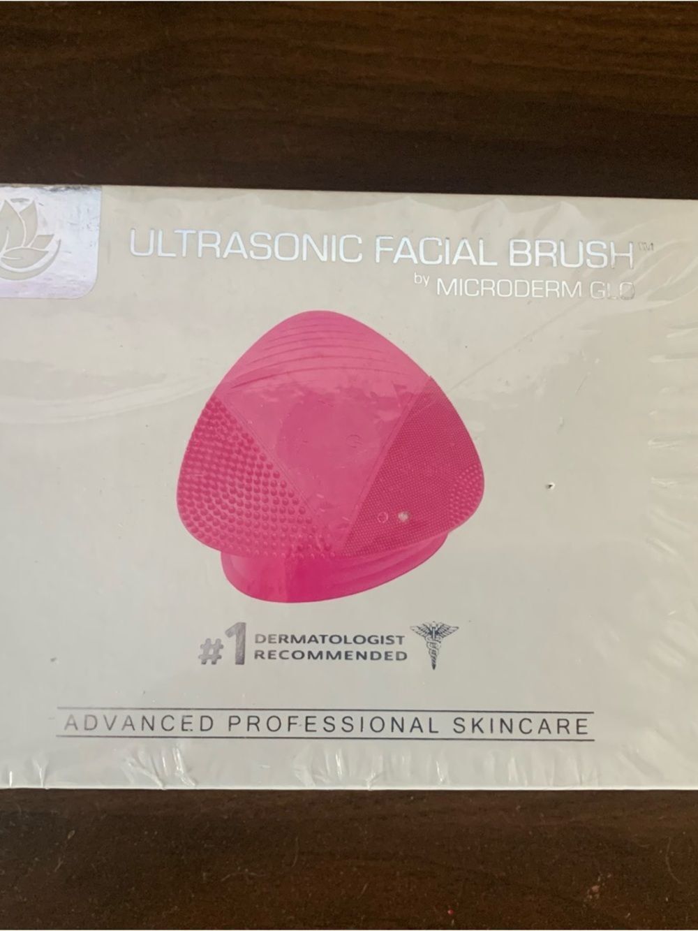 Microderm Glo Ultrasonic Facial Brush - Pink